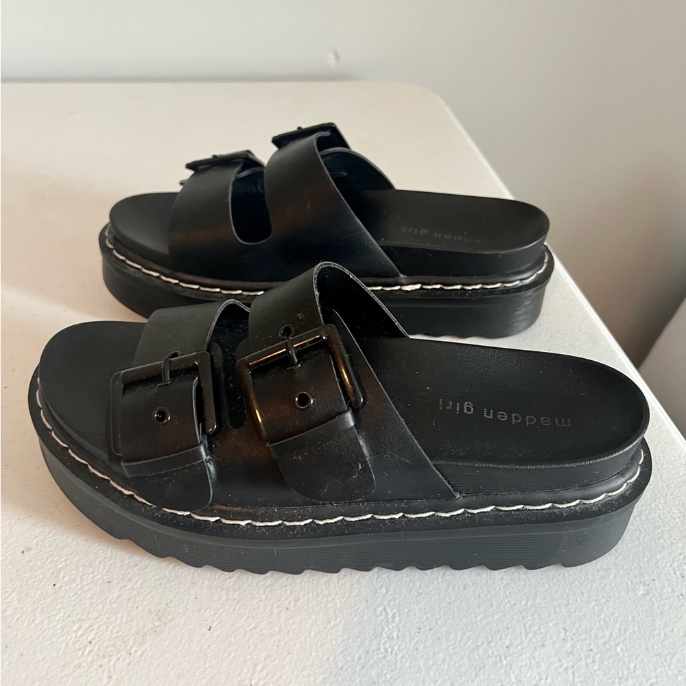 NWOT Madden Girl Dizzy Platform Sandals Size 8
